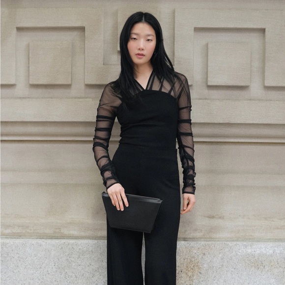 Chic Black Sheer Sleeve Blouse - Picture 4 of 6